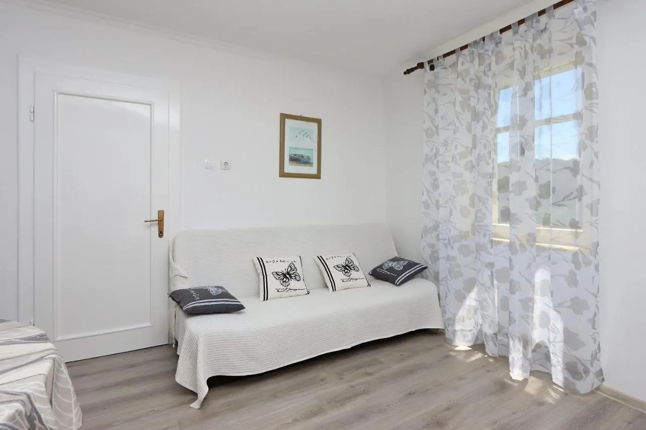 Apartments By The Sea Supetarska Draga - Donja, Rab - 15997