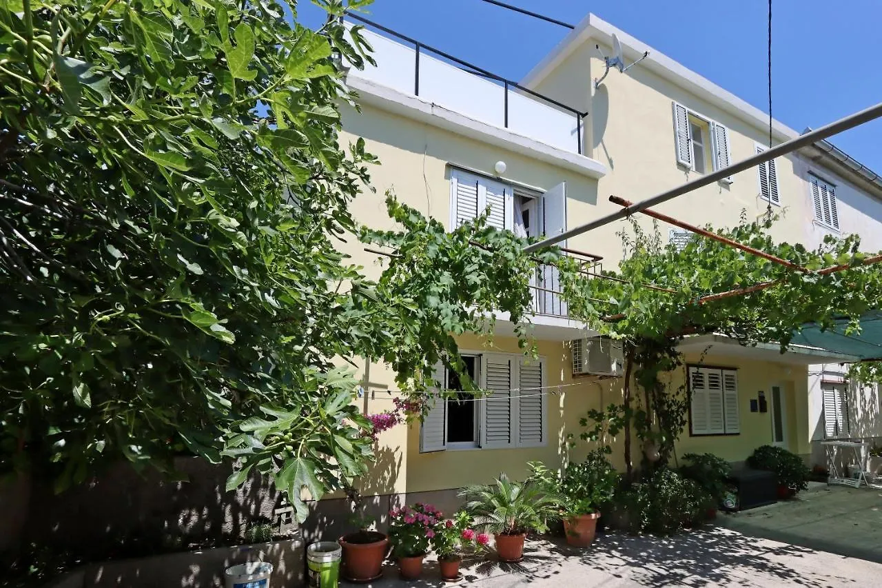 Apartments By The Sea Supetarska Draga - Donja, Rab - 15997