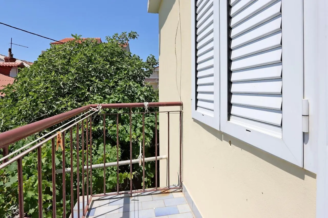 Apartments By The Sea Supetarska Draga - Donja, Rab - 15997