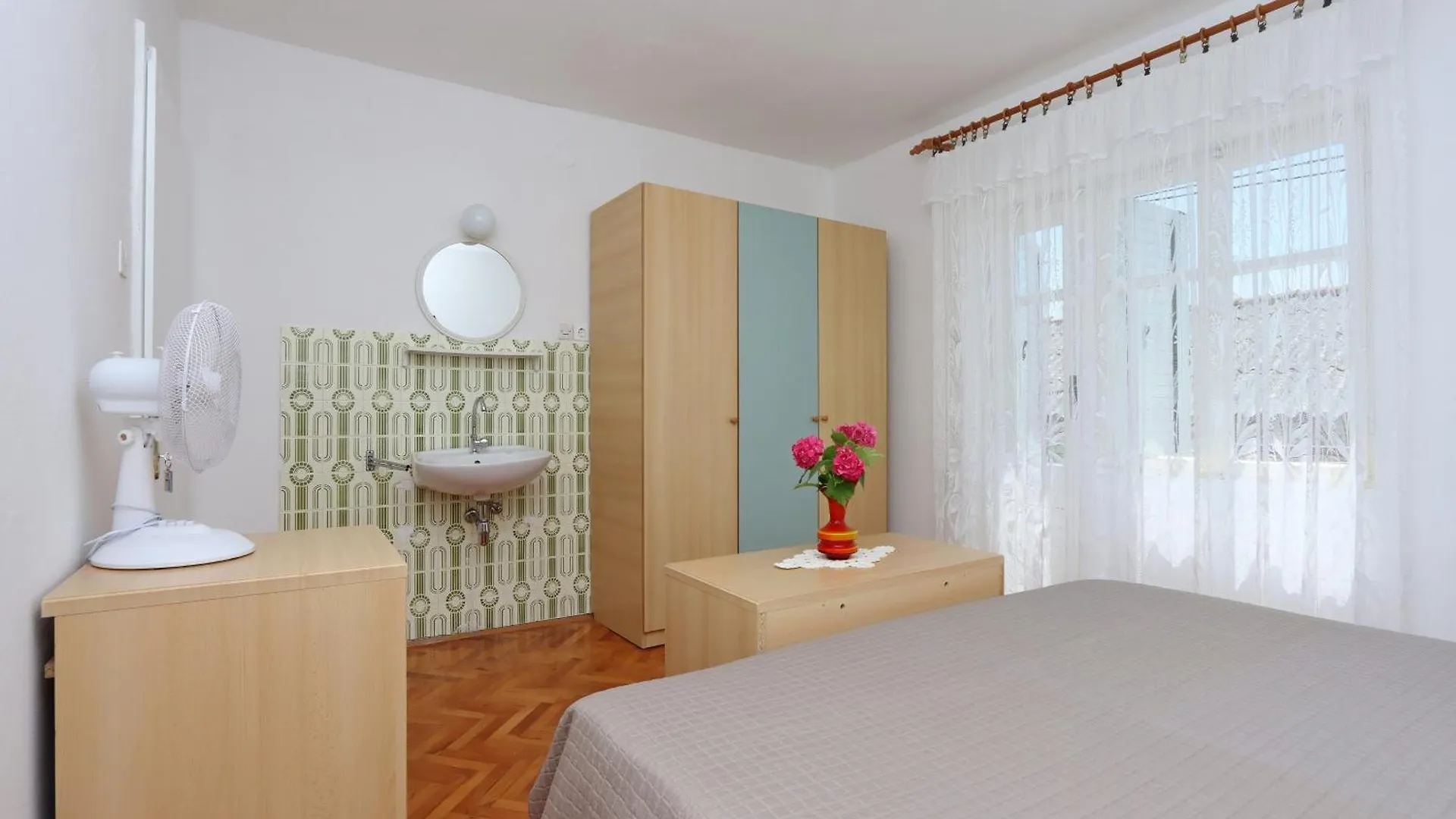 Apartments By The Sea Supetarska Draga - Donja, Rab - 15997